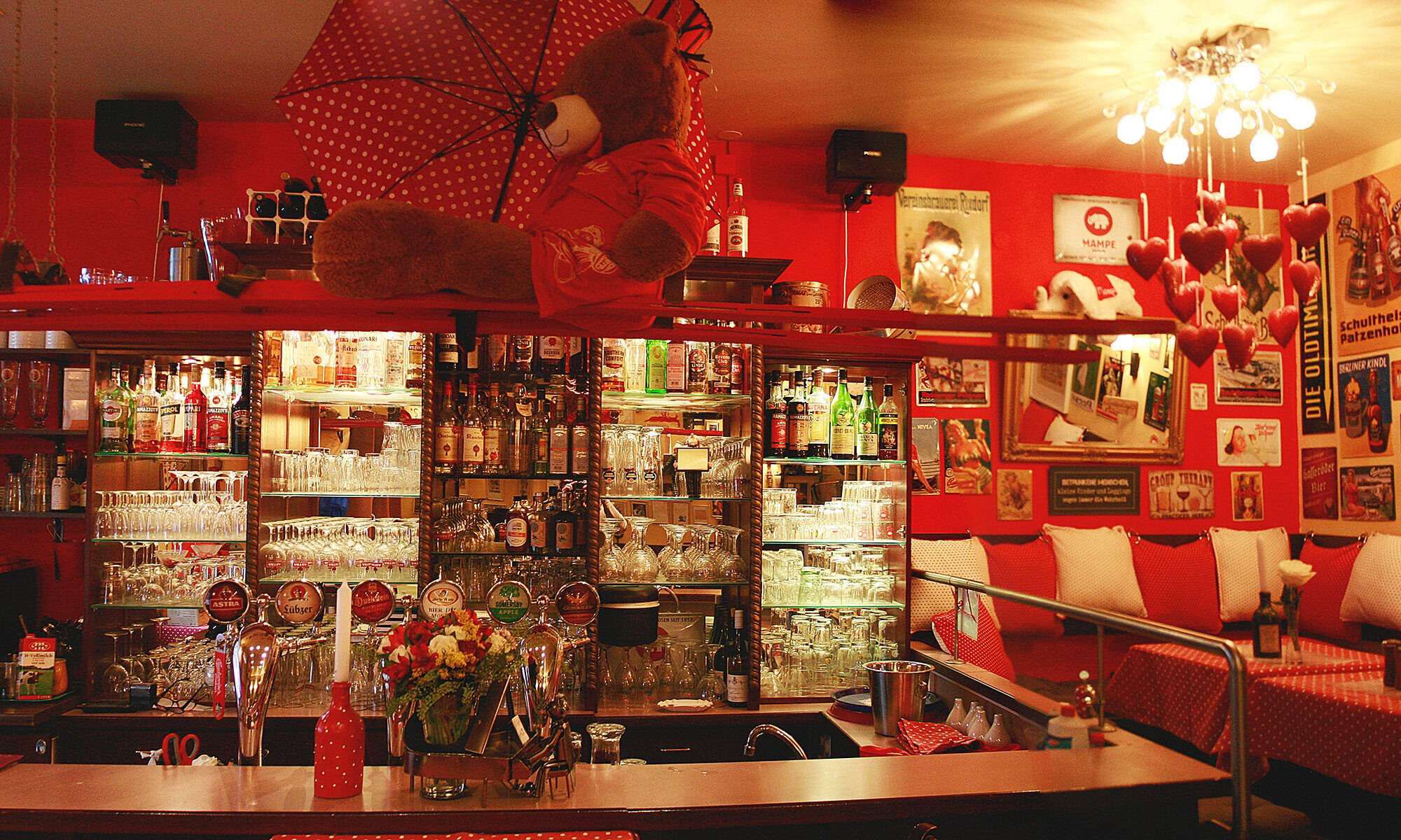 Dicke Paula: Tresen und Sitzecke